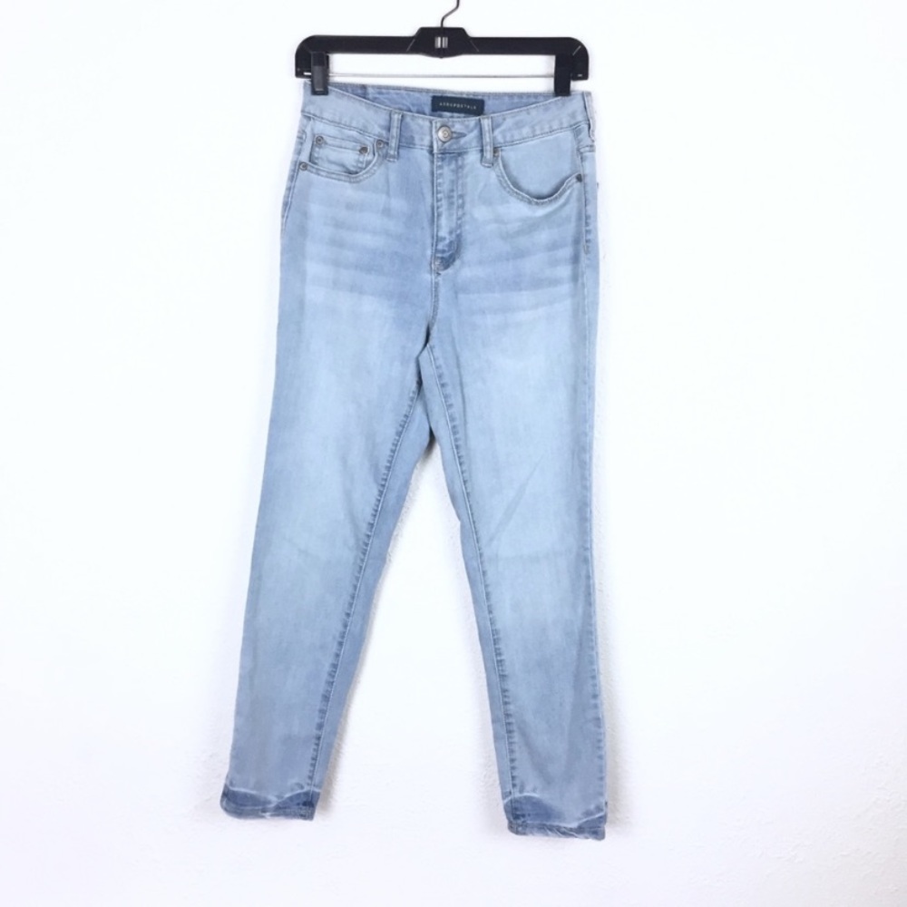 Aeropostale the Norma Jean light wash jeans size 4 everyday casual